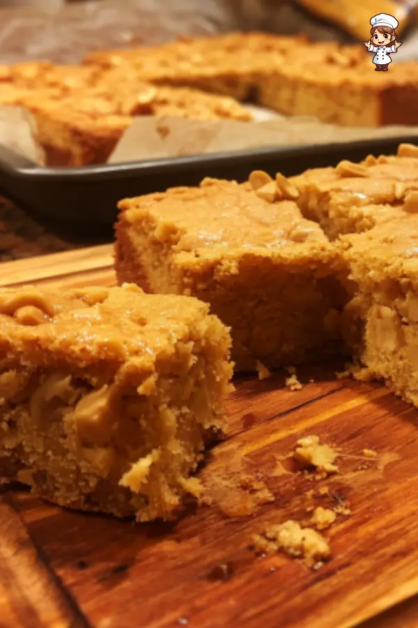 Chewy Peanut Butter Blondies with Honey Roasted Peanuts