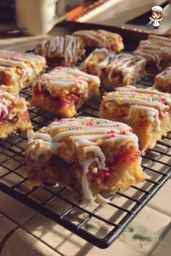 Strawberry Pop-Tart Blondies – Fun & Fruity Dessert Bars