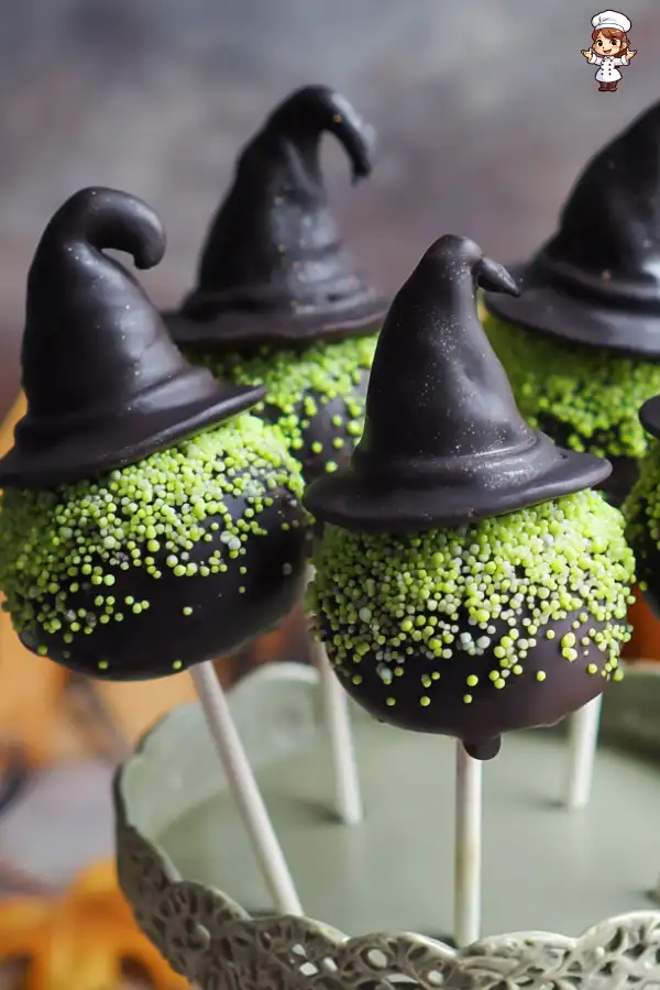 Witch Hat Cake Pops are the perfect Halloween treat!